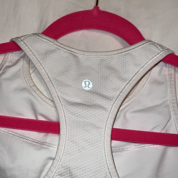 Lululemon longer line crop top/sports bra - Picture 4 of 6